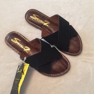 New black slip-on sandals!
